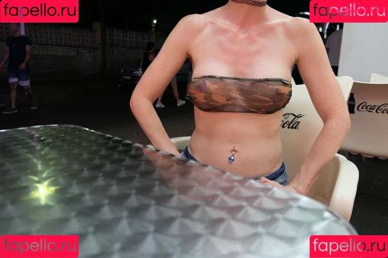 MiaExhib / https: / mia_exhib Onlyfans Photo Gallery 