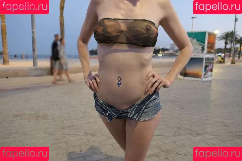 MiaExhib / https: / mia_exhib Onlyfans Photo Gallery 