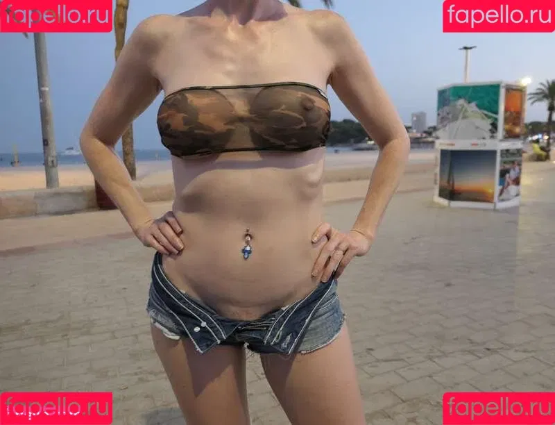 MiaExhib / https: / mia_exhib Onlyfans Photo Gallery 