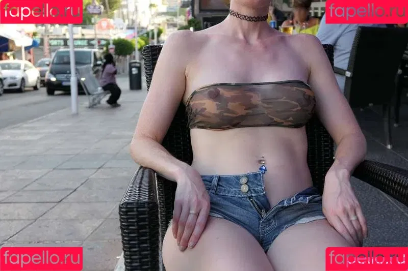 MiaExhib / https: / mia_exhib Onlyfans Photo Gallery 