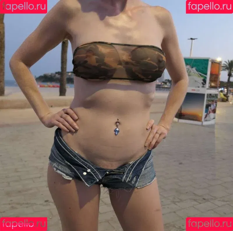 MiaExhib / https: / mia_exhib Onlyfans Photo Gallery 