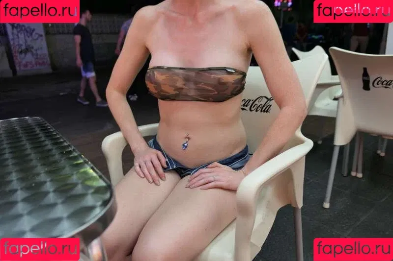 MiaExhib / https: / mia_exhib Onlyfans Photo Gallery 
