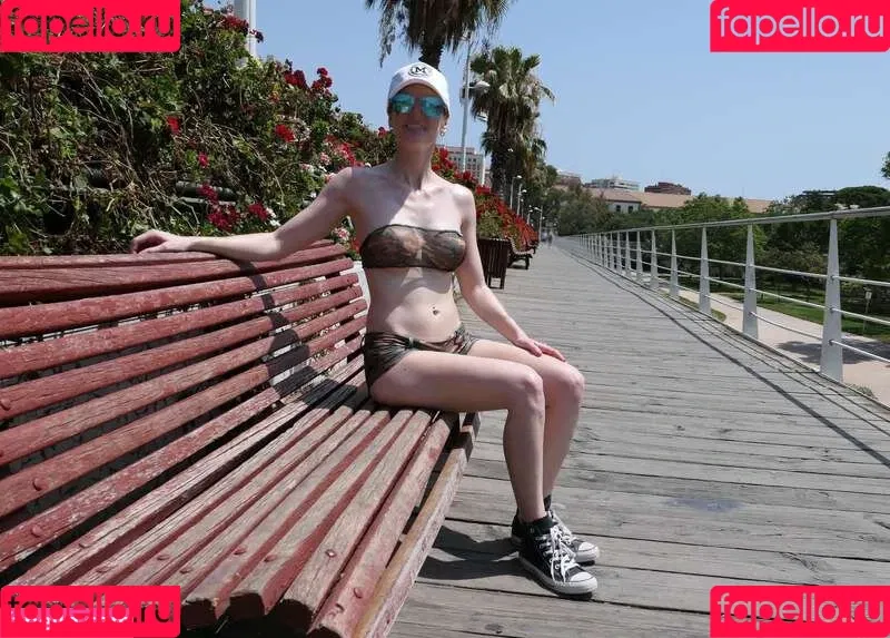 MiaExhib / https: / mia_exhib Onlyfans Photo Gallery 