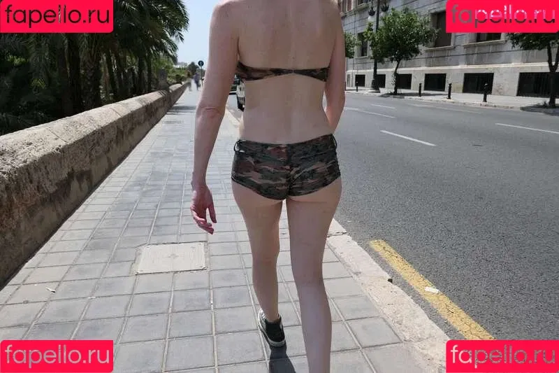 MiaExhib / https: / mia_exhib Onlyfans Photo Gallery 