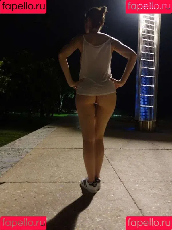 MiaExhib / https: / mia_exhib Onlyfans Photo Gallery 