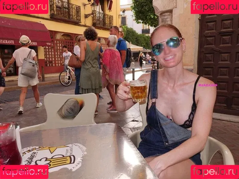 MiaExhib / https: / mia_exhib Onlyfans Photo Gallery 