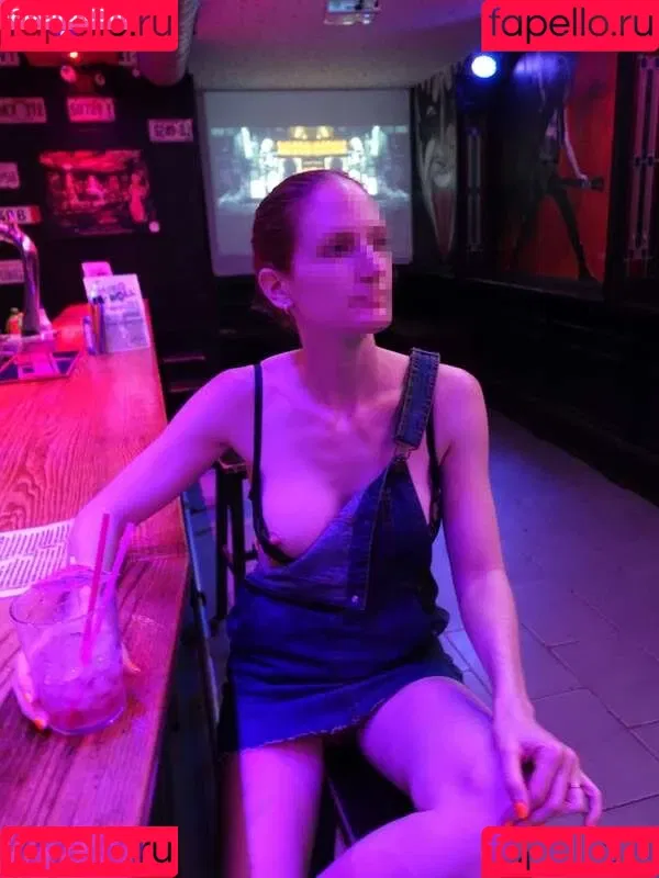 MiaExhib / https: / mia_exhib Onlyfans Photo Gallery 