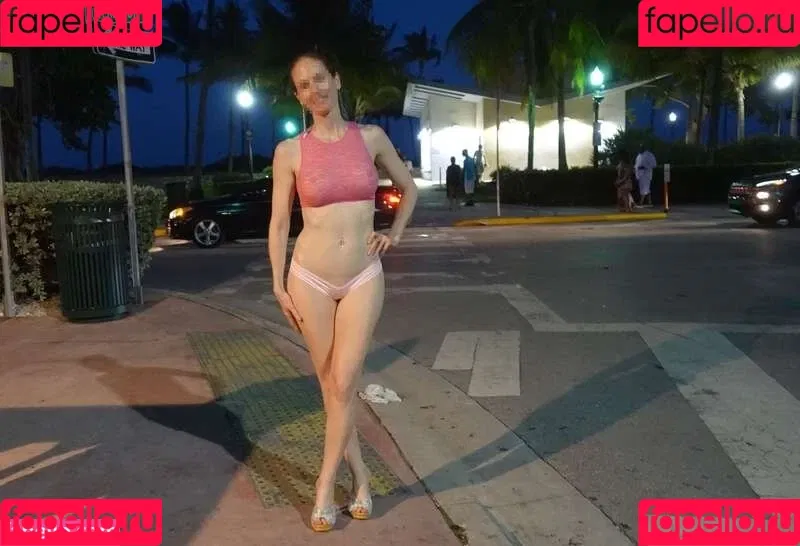 MiaExhib / https: / mia_exhib Onlyfans Photo Gallery 