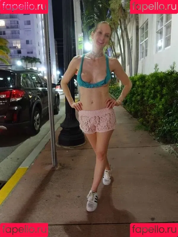 MiaExhib / https: / mia_exhib Onlyfans Photo Gallery 