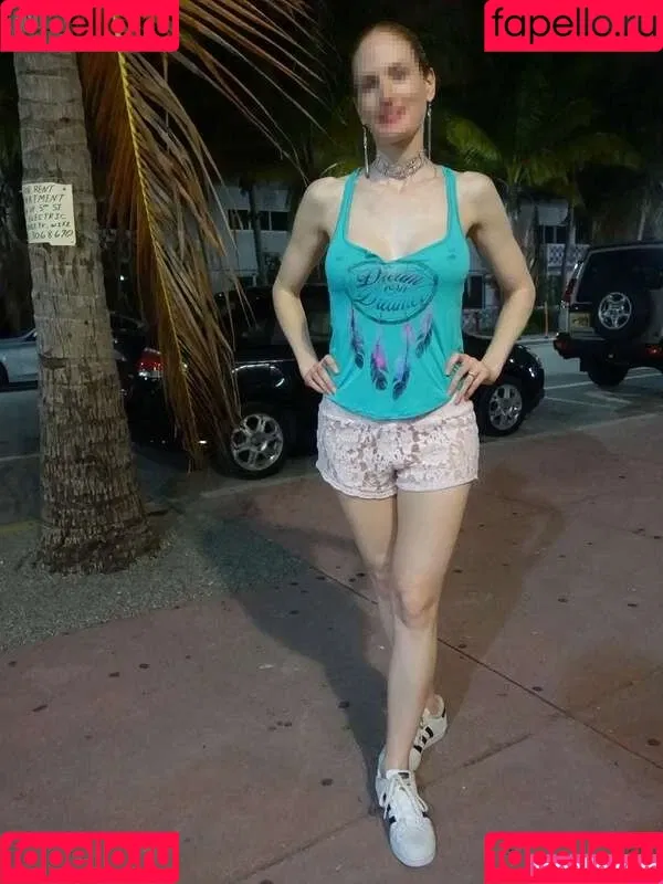MiaExhib / https: / mia_exhib Onlyfans Photo Gallery 