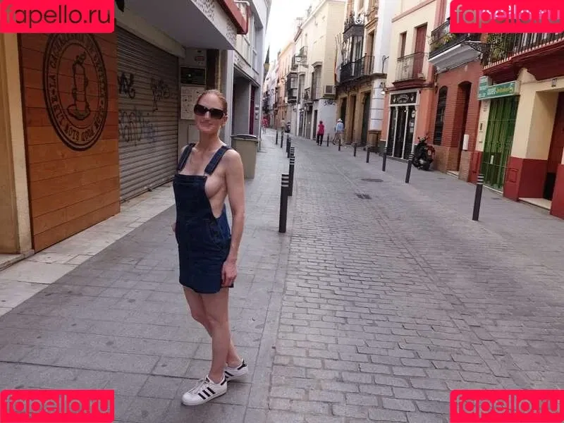 MiaExhib / https: / mia_exhib Onlyfans Photo Gallery 