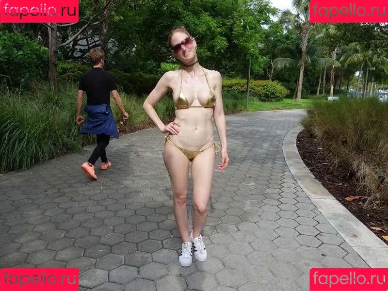 MiaExhib / https: / mia_exhib Onlyfans Photo Gallery 