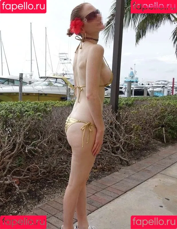 MiaExhib / https: / mia_exhib Onlyfans Photo Gallery 