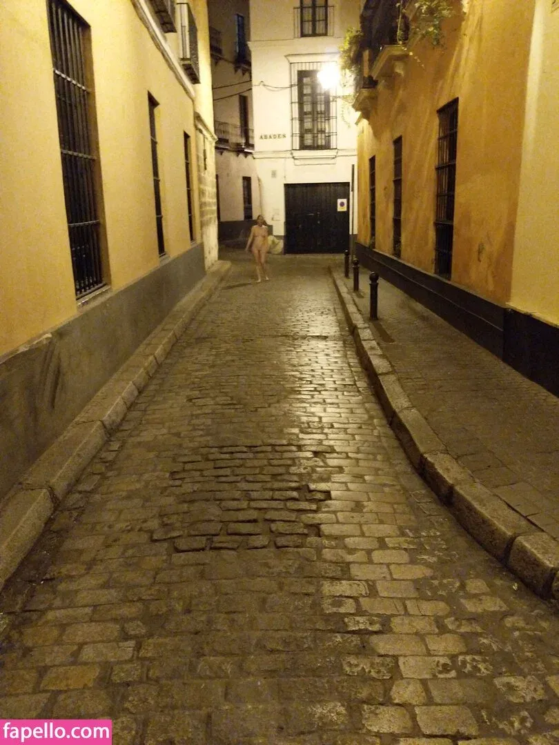 MiaExhib / https: / mia_exhib Onlyfans Photo Gallery 