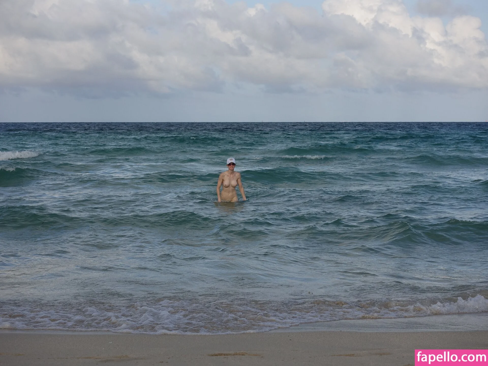 MiaExhib / https: / mia_exhib Onlyfans Photo Gallery 