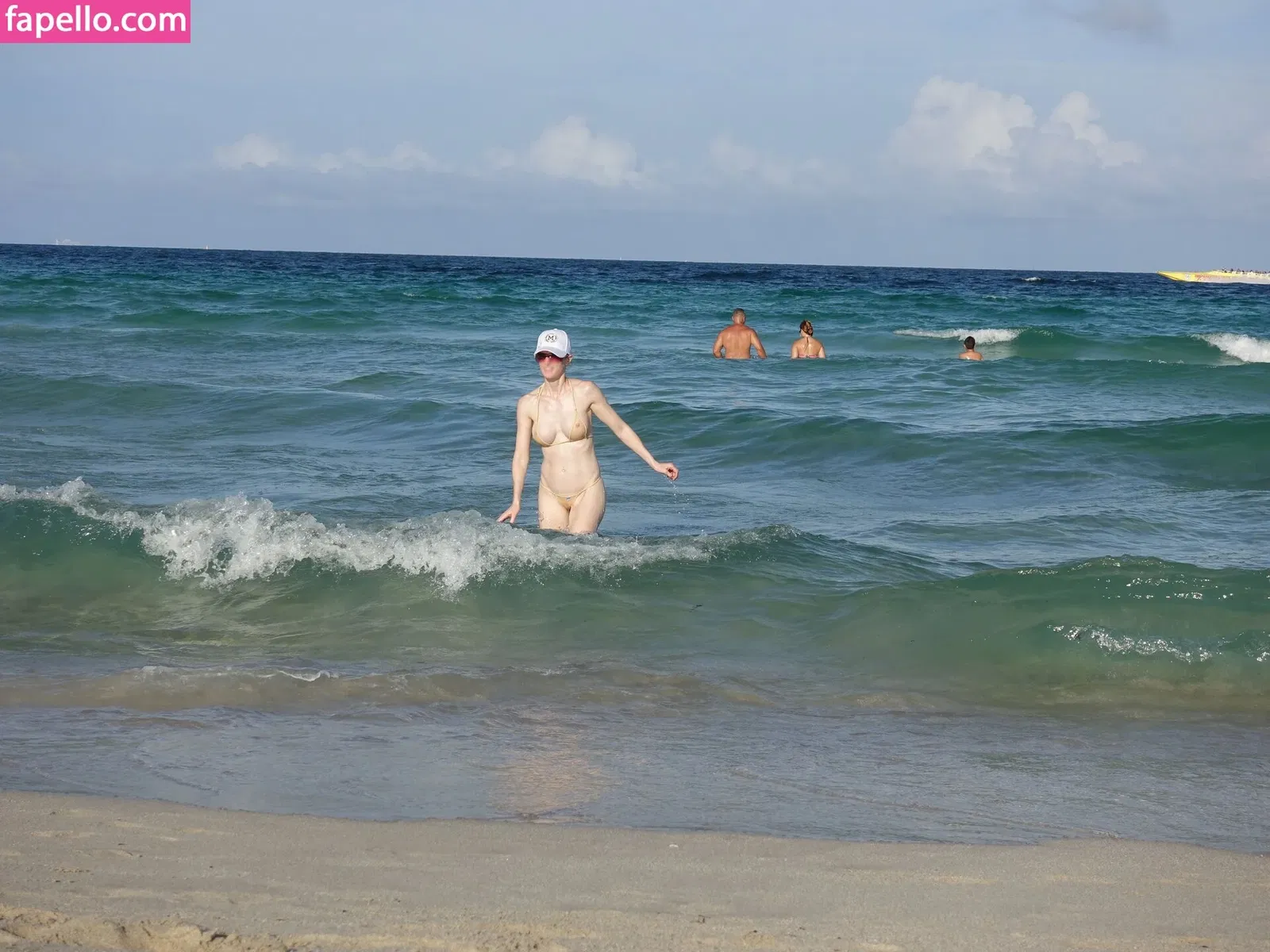 MiaExhib / https: / mia_exhib Onlyfans Photo Gallery 