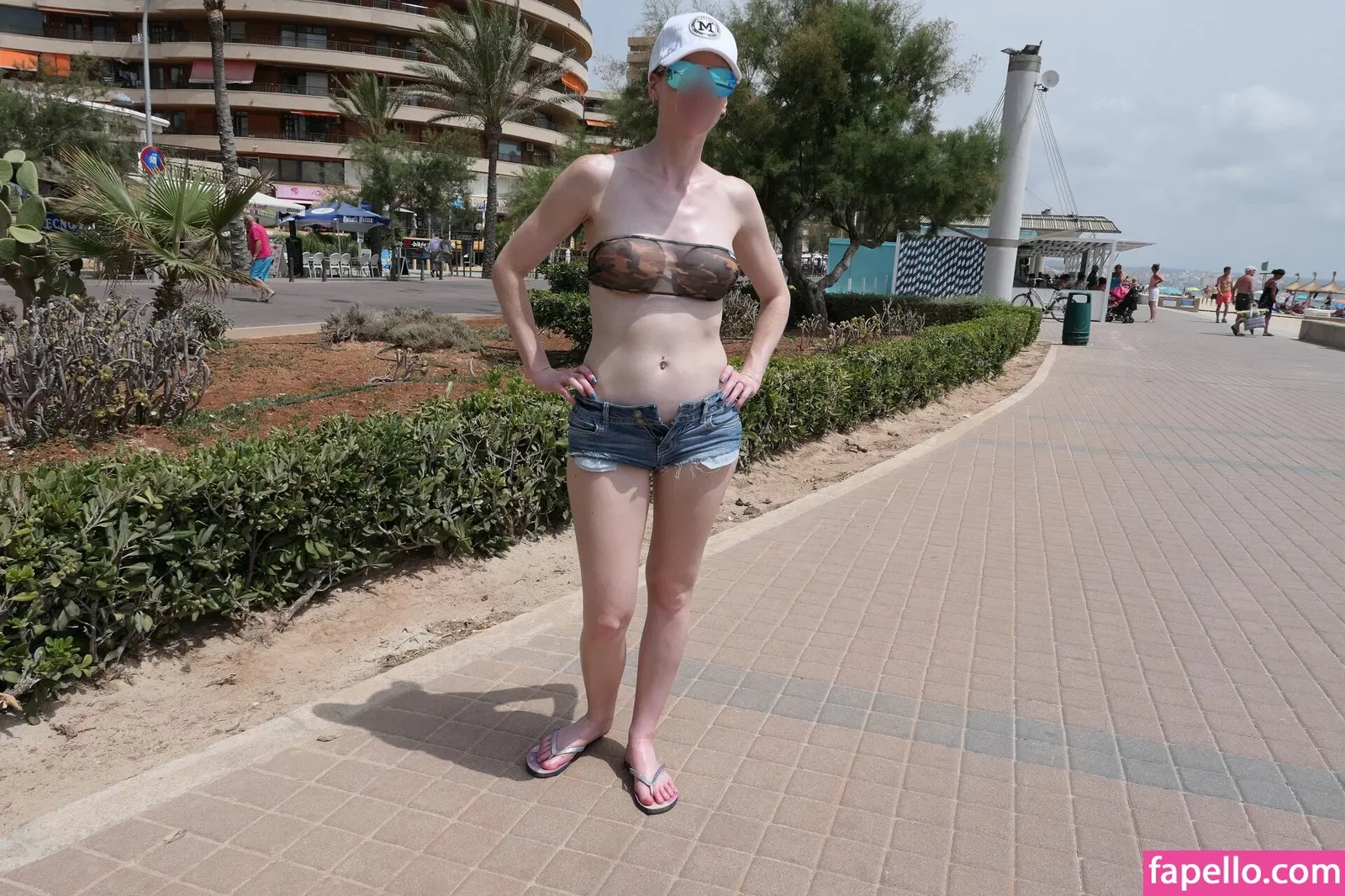 MiaExhib / https: / mia_exhib Onlyfans Photo Gallery 