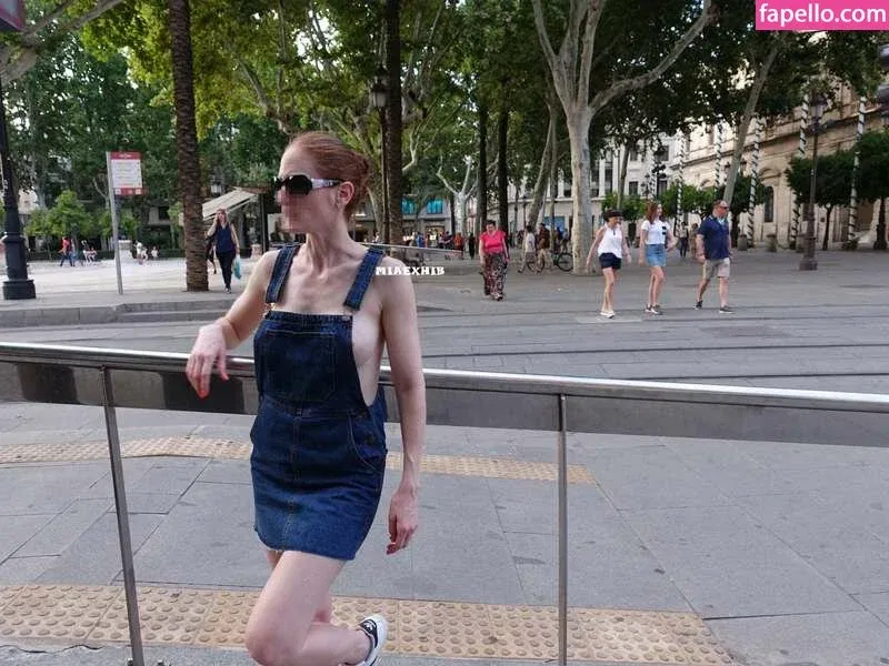 MiaExhib / https: / mia_exhib Onlyfans Photo Gallery 