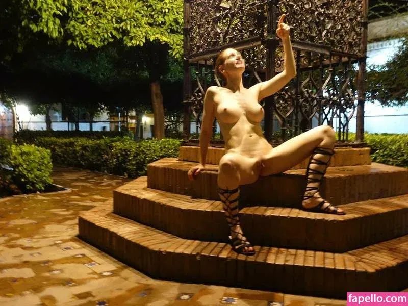 MiaExhib / https: / mia_exhib Onlyfans Photo Gallery 