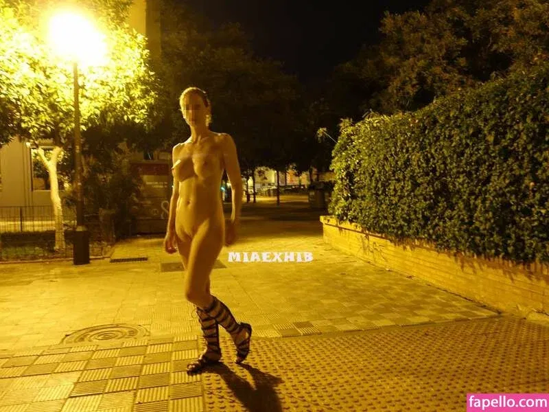 MiaExhib / https: / mia_exhib Onlyfans Photo Gallery 