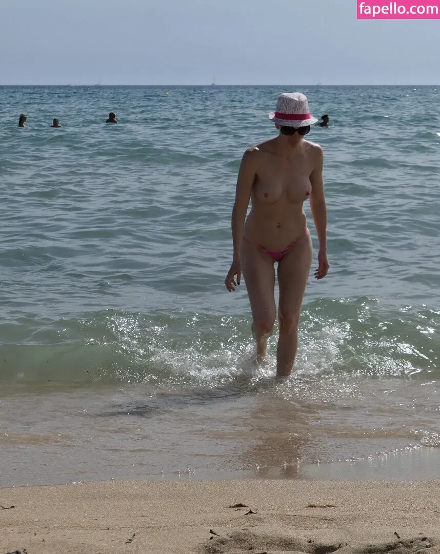 MiaExhib / https: / mia_exhib Onlyfans Photo Gallery 