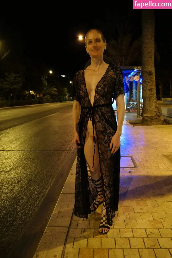 MiaExhib / https: / mia_exhib Onlyfans Photo Gallery 