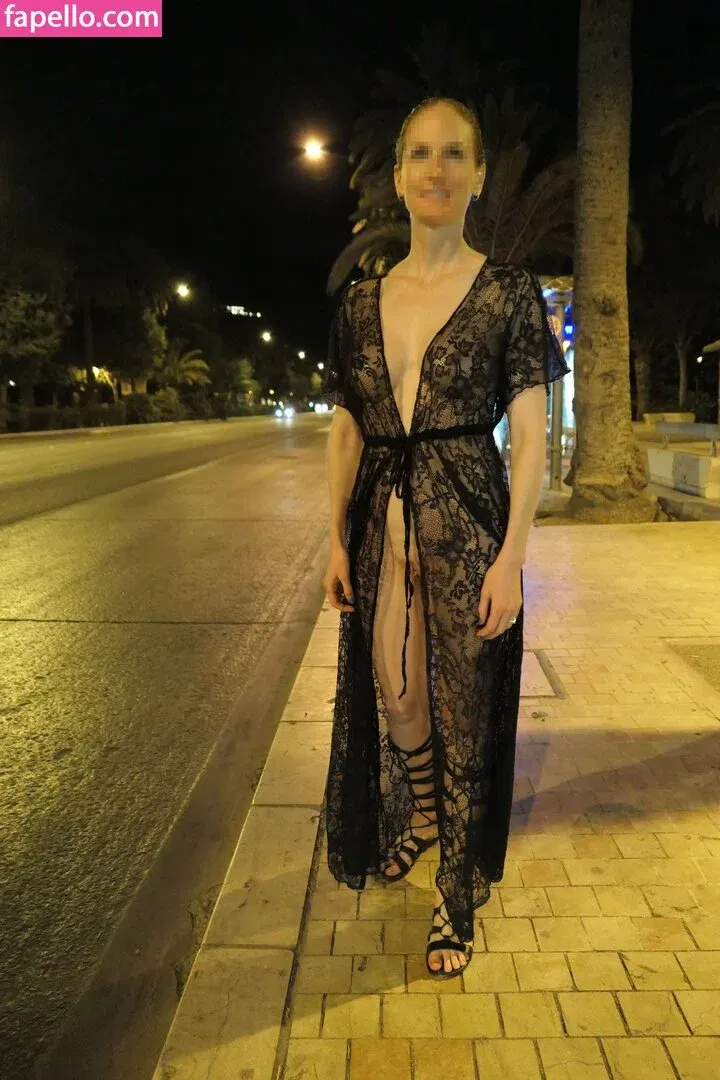 MiaExhib / https: / mia_exhib Onlyfans Photo Gallery 