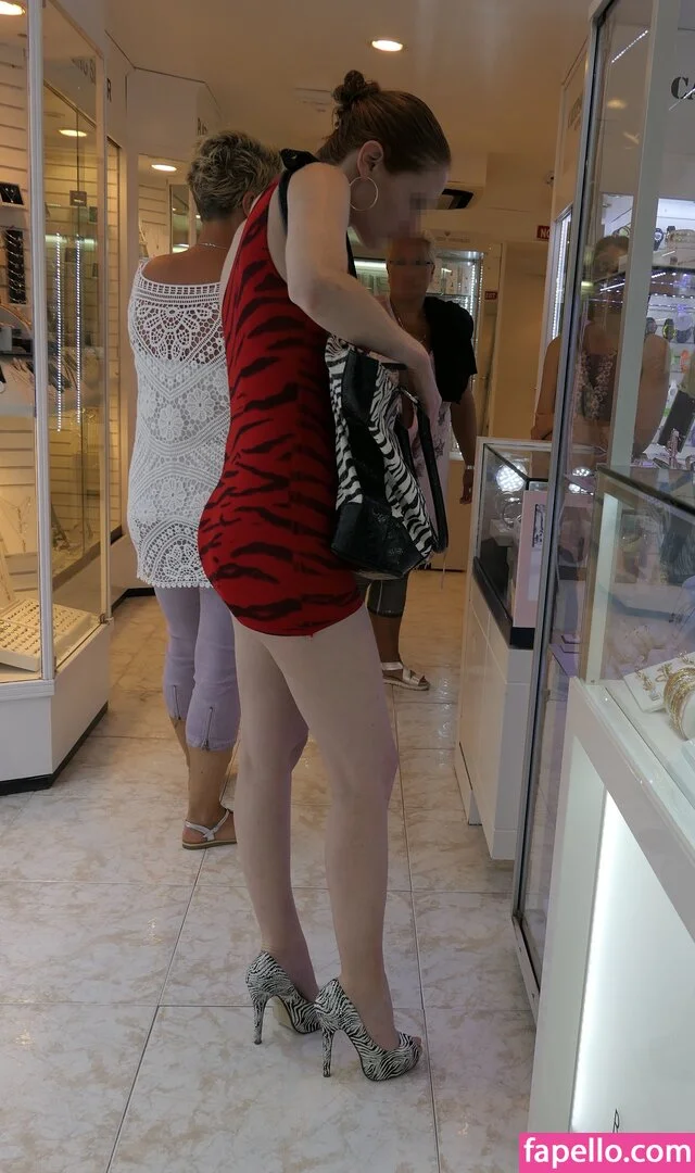 MiaExhib / https: / mia_exhib Onlyfans Photo Gallery 