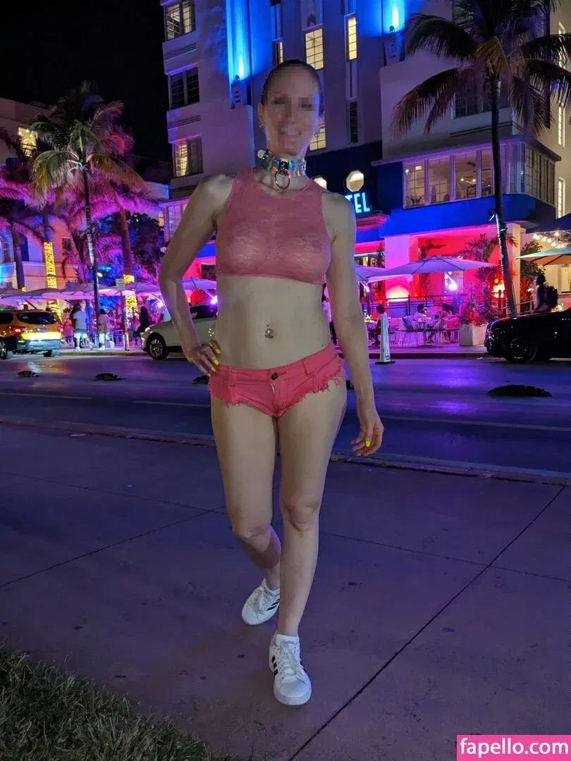 MiaExhib / https: / mia_exhib Onlyfans Photo Gallery 