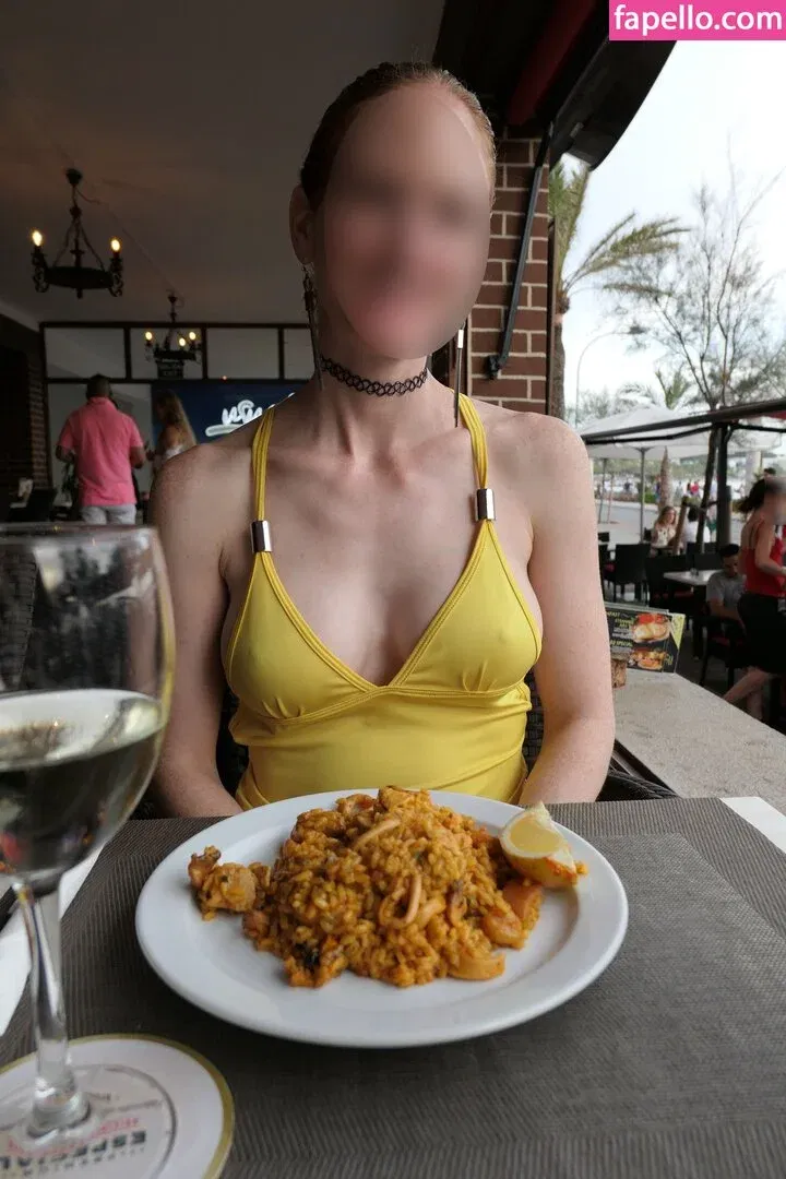 MiaExhib / https: / mia_exhib Onlyfans Photo Gallery 