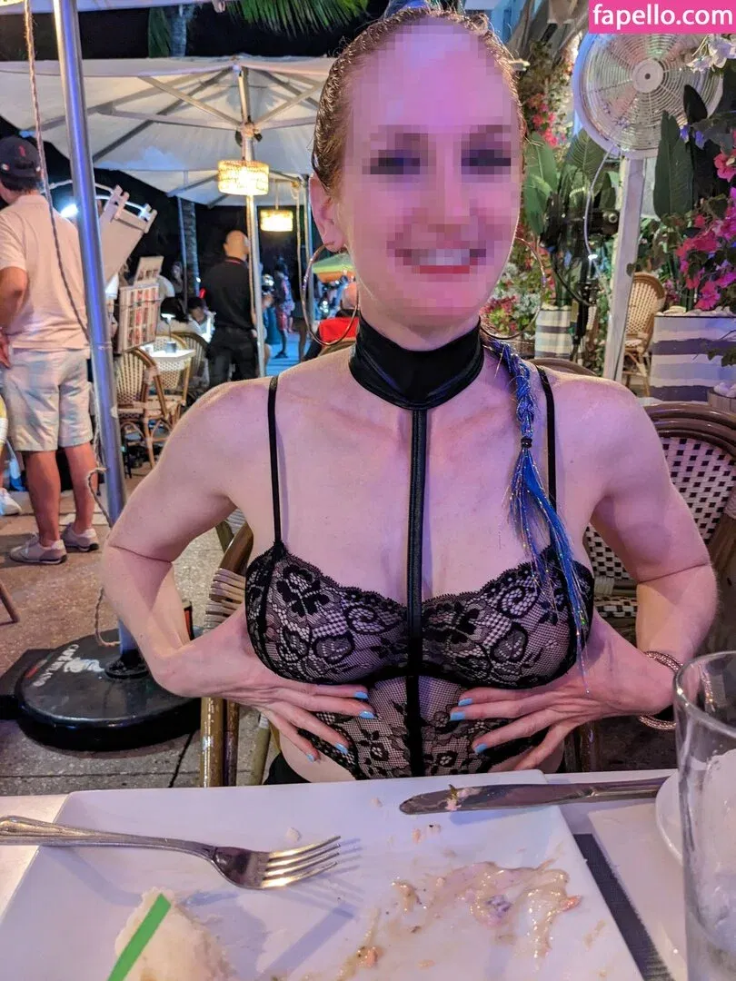 MiaExhib / https: / mia_exhib Onlyfans Photo Gallery 