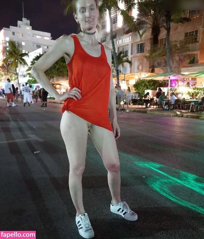 MiaExhib / https: / mia_exhib Onlyfans Photo Gallery 