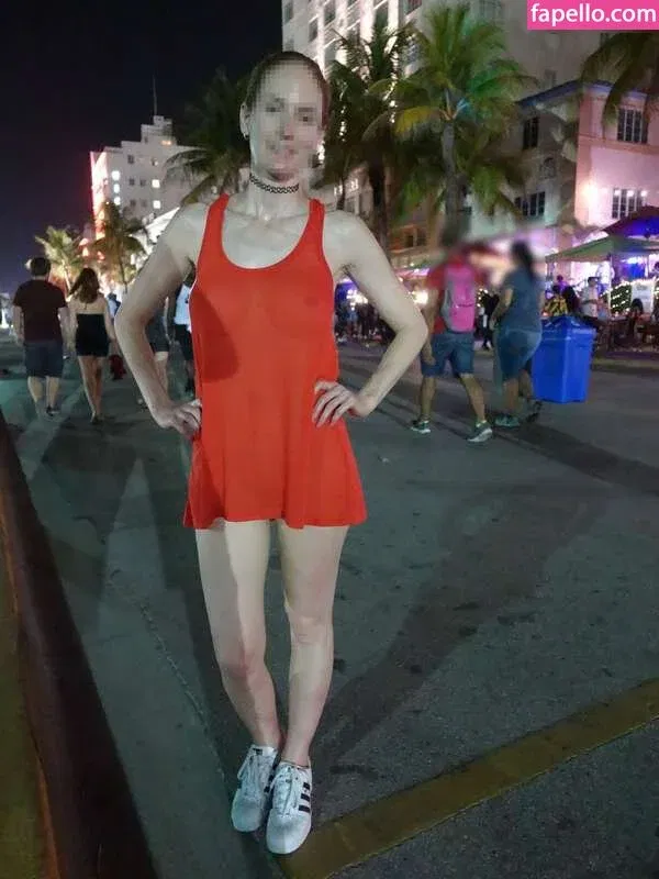 MiaExhib / https: / mia_exhib Onlyfans Photo Gallery 