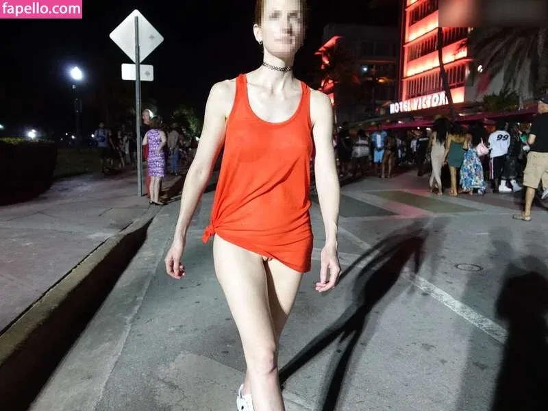 MiaExhib / https: / mia_exhib Onlyfans Photo Gallery 