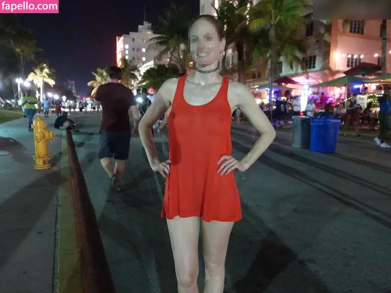 MiaExhib / https: / mia_exhib Onlyfans Photo Gallery 