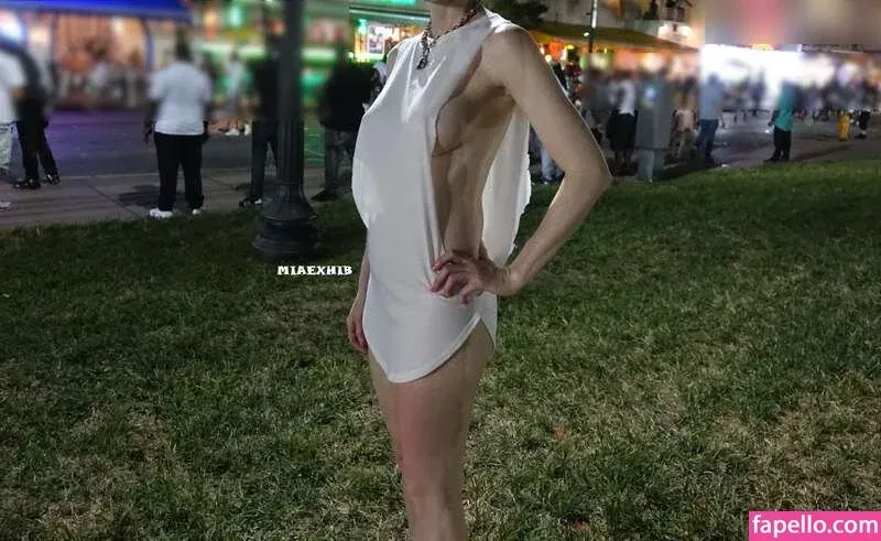 MiaExhib / https: / mia_exhib Onlyfans Photo Gallery 