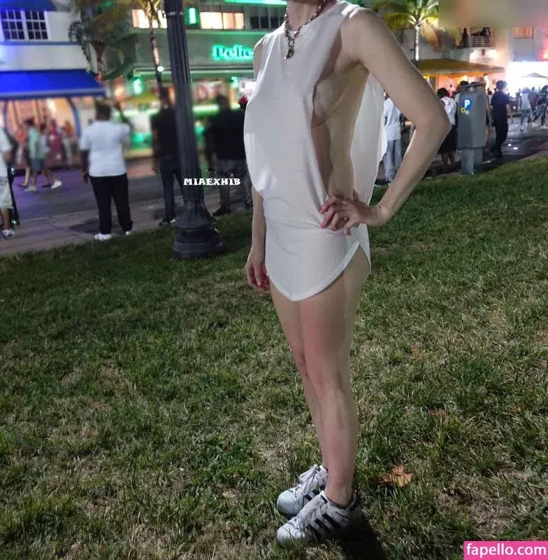 MiaExhib / https: / mia_exhib Onlyfans Photo Gallery 