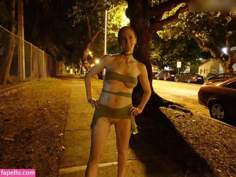 MiaExhib / https: / mia_exhib Onlyfans Photo Gallery 