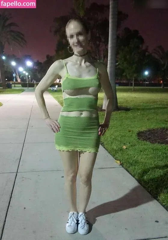 MiaExhib / https: / mia_exhib Onlyfans Photo Gallery 