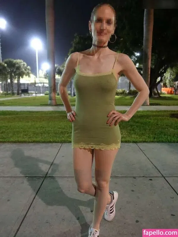 MiaExhib / https: / mia_exhib Onlyfans Photo Gallery 