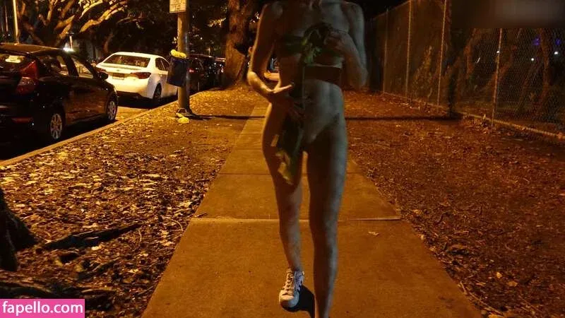 MiaExhib / https: / mia_exhib Onlyfans Photo Gallery 