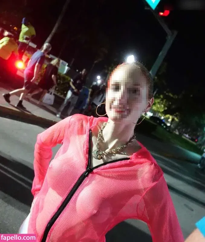 MiaExhib / https: / mia_exhib Onlyfans Photo Gallery 