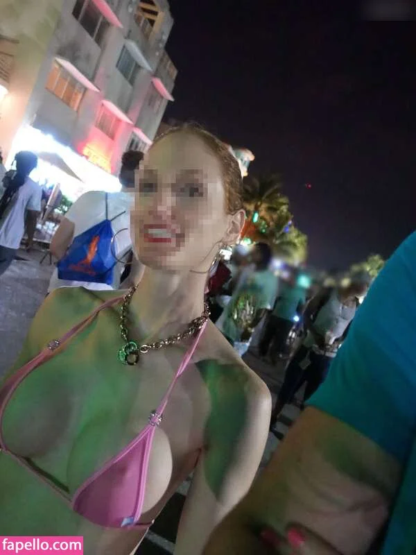 MiaExhib / https: / mia_exhib Onlyfans Photo Gallery 