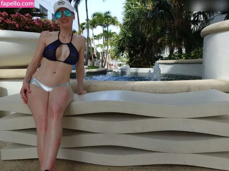 MiaExhib / https: / mia_exhib Onlyfans Photo Gallery 