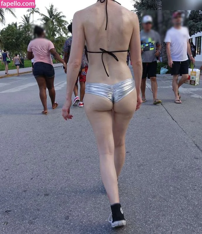 MiaExhib / https: / mia_exhib Onlyfans Photo Gallery 