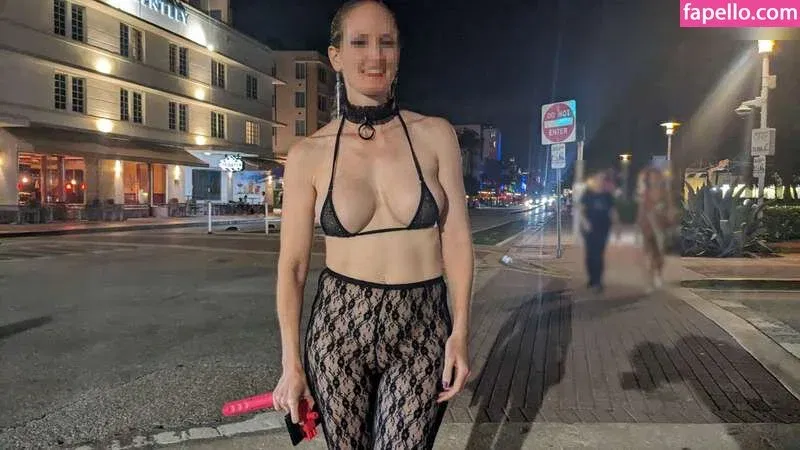 MiaExhib / https: / mia_exhib Onlyfans Photo Gallery 