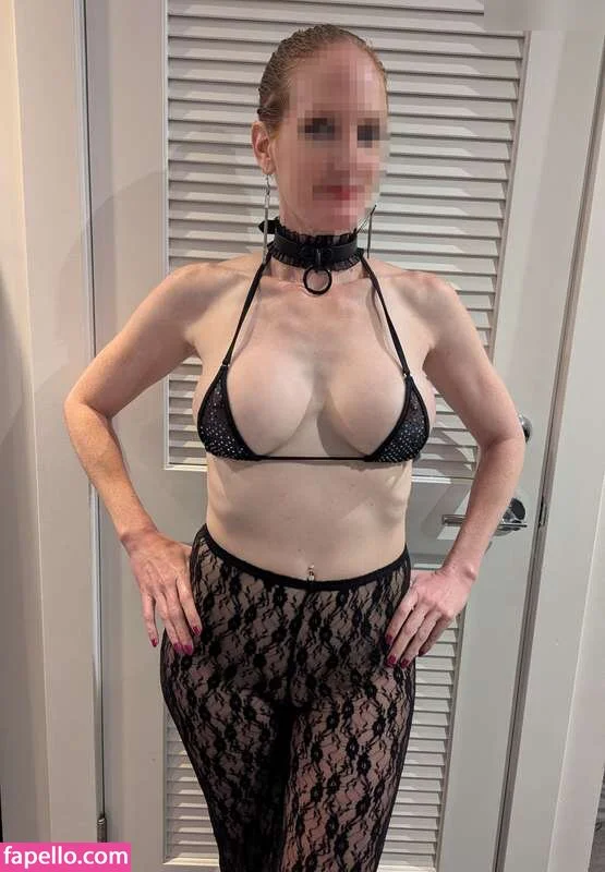 MiaExhib / https: / mia_exhib Onlyfans Photo Gallery 