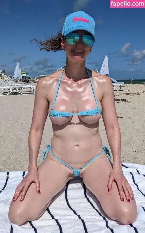 MiaExhib / https: / mia_exhib Onlyfans Photo Gallery 