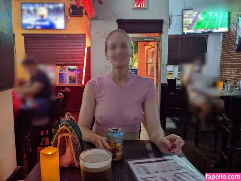 MiaExhib / https: / mia_exhib Onlyfans Photo Gallery 