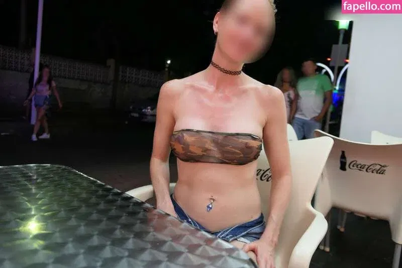 MiaExhib / https: / mia_exhib Onlyfans Photo Gallery 